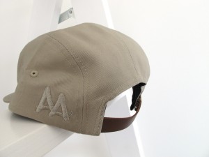 snapback-beige1